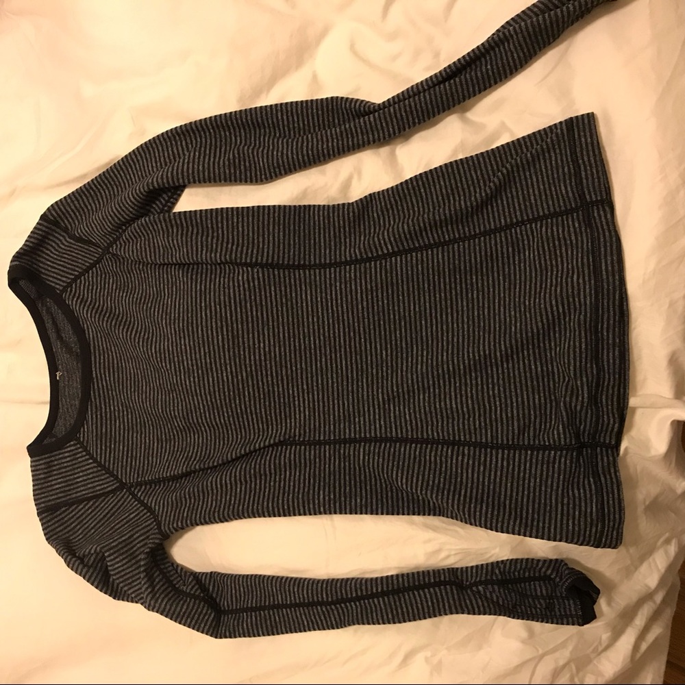 Lulu lemon fleece long sleeve. Size medium.
